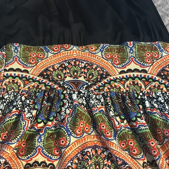 maxi, black halter top ,multi bottom - Picture 6 of 7